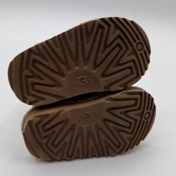 UGG Infant Girls Metallic Gold Sheepskin Bow Booties With Pom-Poms - Picture 11 of 11